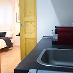 Manzoni 10 Apartment *