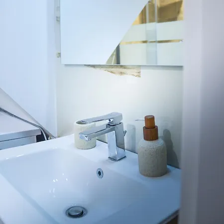 Apartament Manzoni 10 *