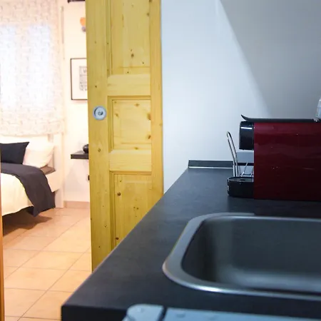 Manzoni 10 Apartament *