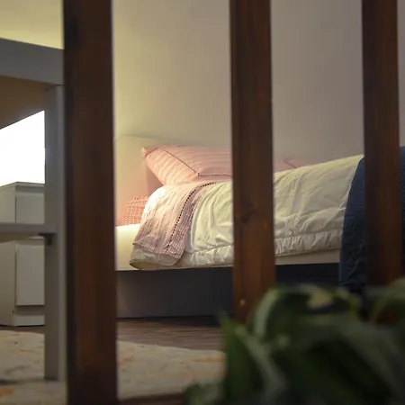 Manzoni 10 Apartament