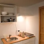 Manzoni 10 *
